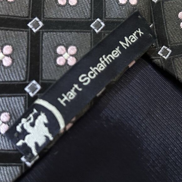 Hart Schaffner Marx 100% Silk Necktie Floral Geometric Pink Gray 59.5  x 3.75 - Picture 3 of 4